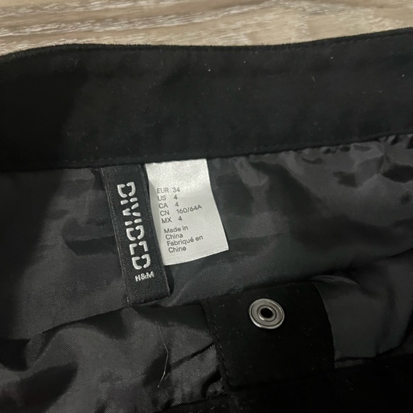 H & M button up skirt - Picture 2 of 2